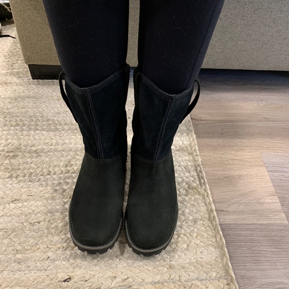 Timberland Shoes - Waterproof black leather size7 Timberland pull on woman’s boot with bottom tread